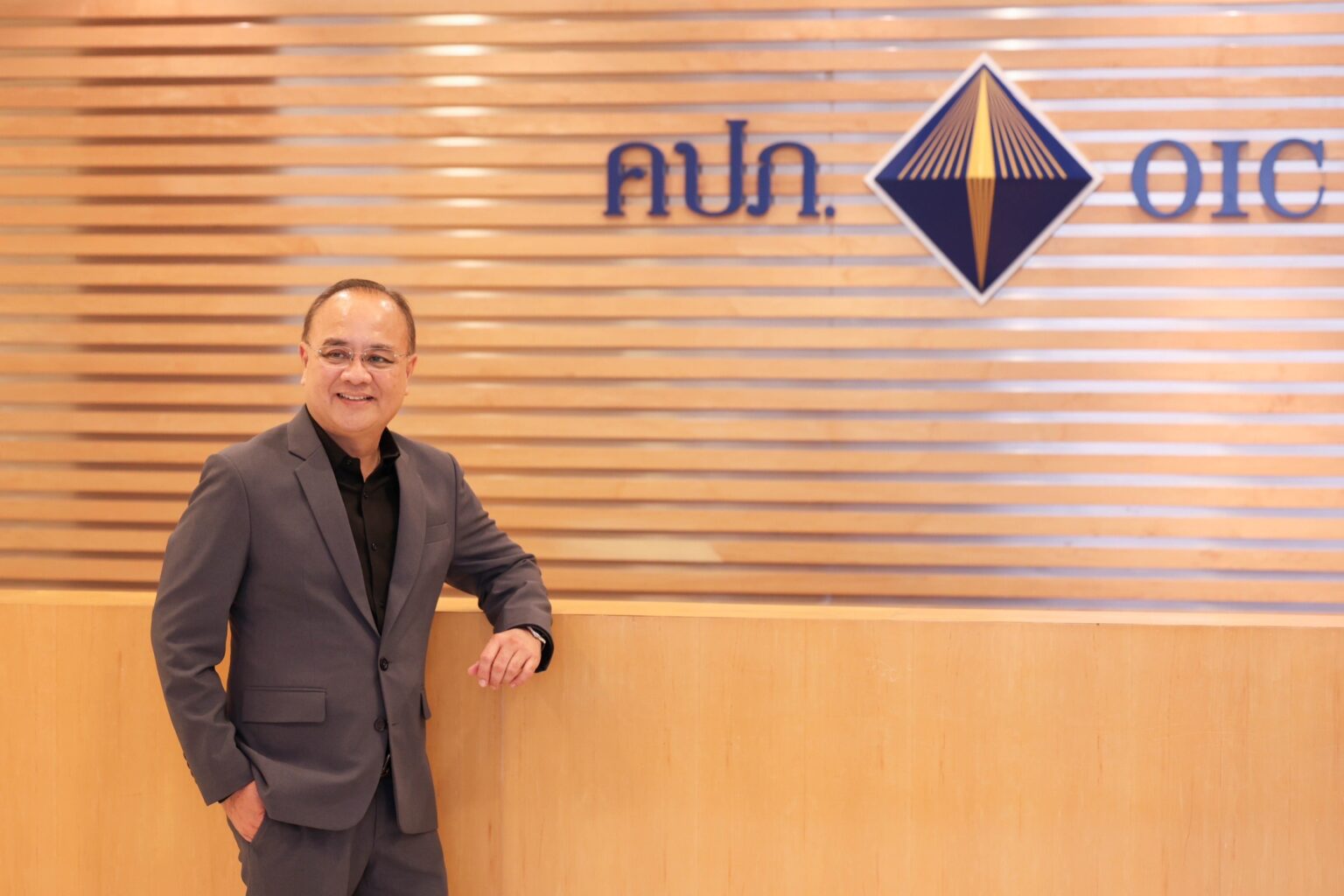 “ชูฉัตร” เลขาธิการ คปภ. ส่งสัญญาณธุรกิจประกันภัยเข้มแข็ง พร้อมขับเคลื่อนอุตสาหกรรมประกันภัย ตั้งเป้าเบี้ยประกันภัยโต 1 ล้านล้านบาทในปี 2569