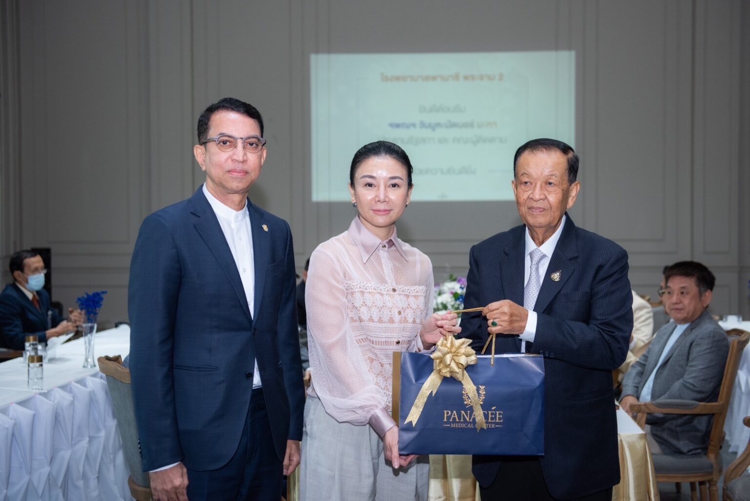 ประธานรัฐสภา พร้อมคณะ เยี่ยมชมความพร้อมทางการแพทย์ รพ.พานาซี พระราม 2 ในฐานะโรงพยาบาลที่พร้อมรับผู้ใช้บริการจากตะวันออกกลาง