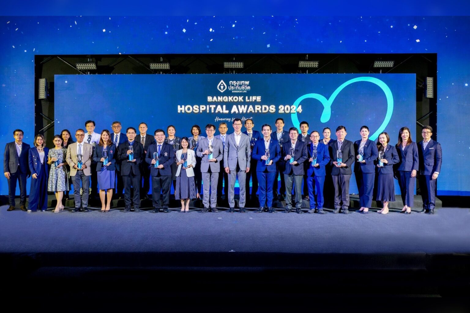 กรุงเทพประกันชีวิต จัดพิธีมอบรางวัล Bangkok Life Hospital Awards 2024 ประกาศเกียรติคุณโรงพยาบาลพันธมิตร มุ่งสู่ความเป็นเลิศด้านความใส่ใจการรักษาและบริการ
