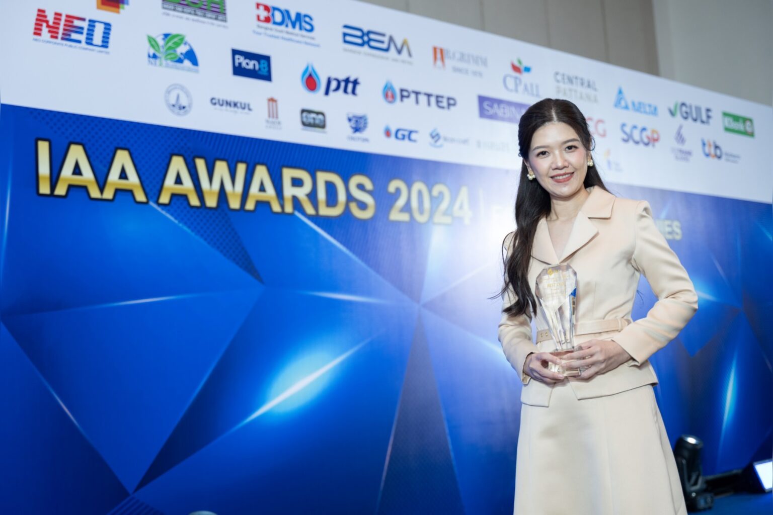 เซ็นทรัลพัฒนา คว้า 12 รางวัลเวทีระดับโลก และ 3 รางวัลใหญ่ จาก IAA Awards for Listed Companies 2024