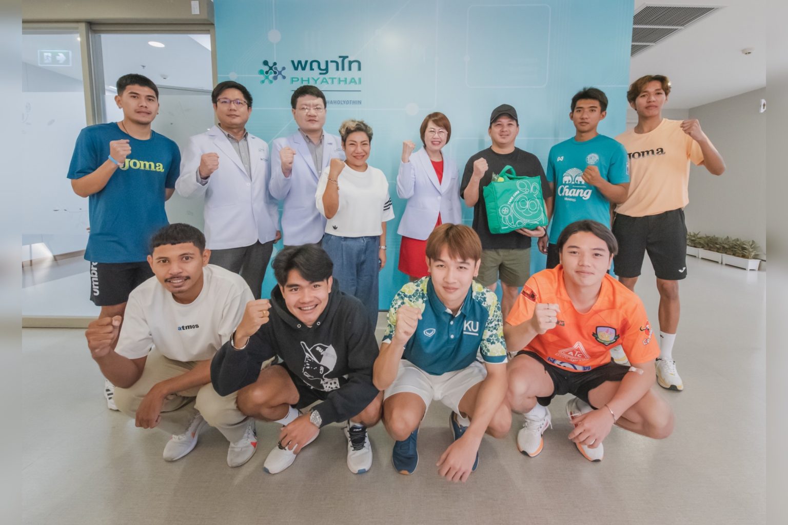 เครือ รพ. พญาไท-เปาโล ยกระดับความฟิตทีมนักเตะ ‘นาคามรกต’ เกษตรศาสตร์ เอฟซี ตรวจสุขภาพครบวงจร พร้อมทดสอบ VO2 MAX ก่อนลุยไทยลีก 2
