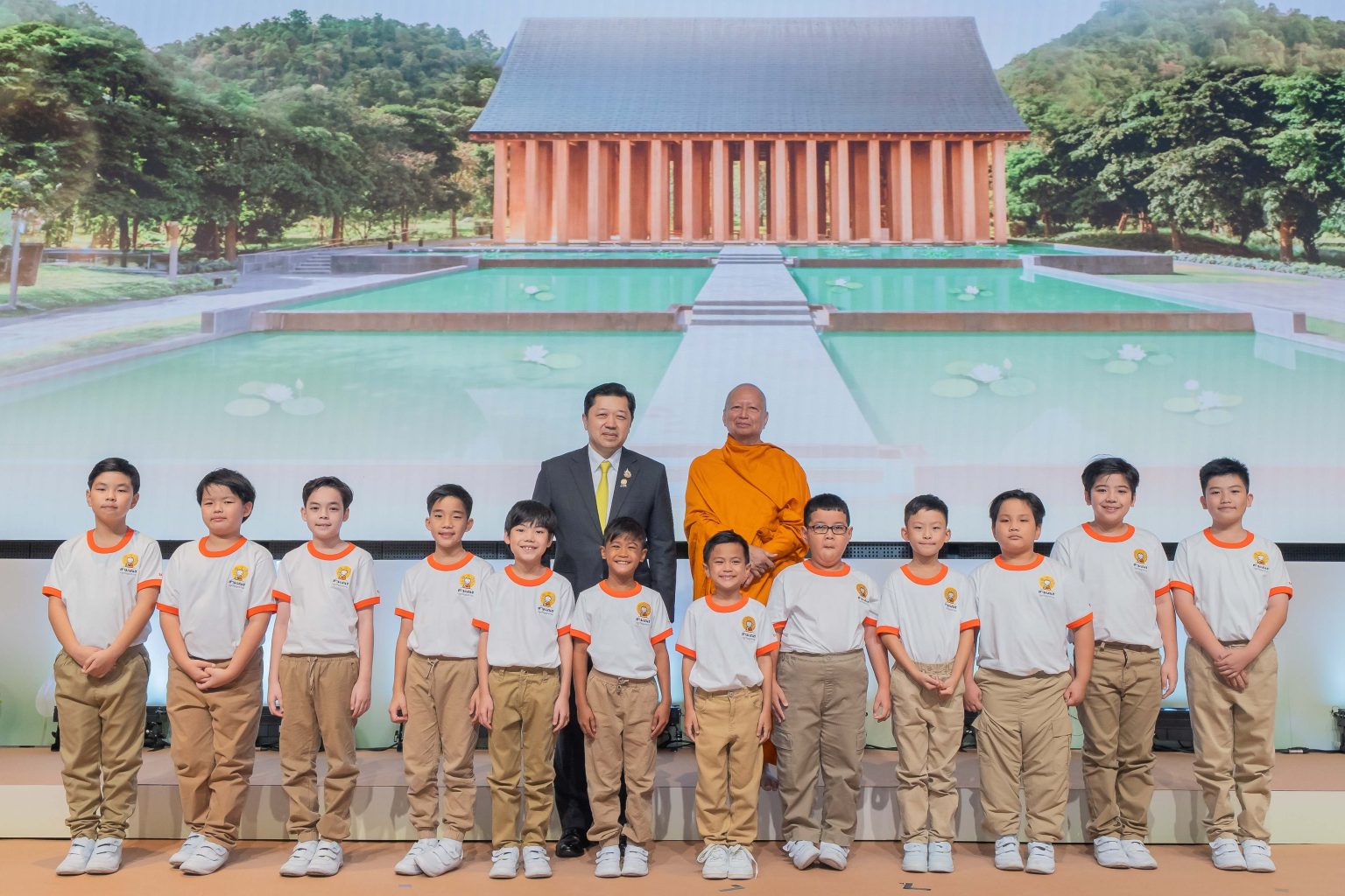 เครือซีพีและทรู คอร์ปอเรชั่น เปิดตัว 12 เยาวชนก้าวสู่ สามเณรปลูกปัญญาธรรม ปี 11