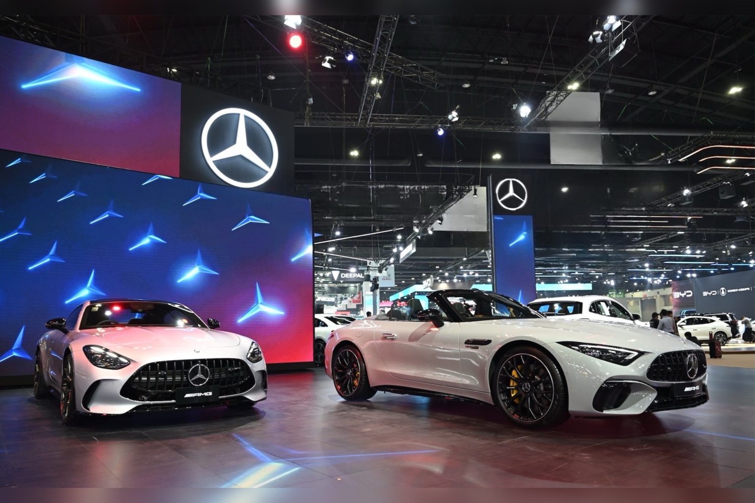 เมอร์เซเดส-เบนซ์เปิดบ้านรับคอมมูนิตี้ “ Friend with Benz” พร้อมแนะนำ 3 เพื่อนใหม่จากครอบครัว Mercedes-AMG ในงาน Motor Show 2025
