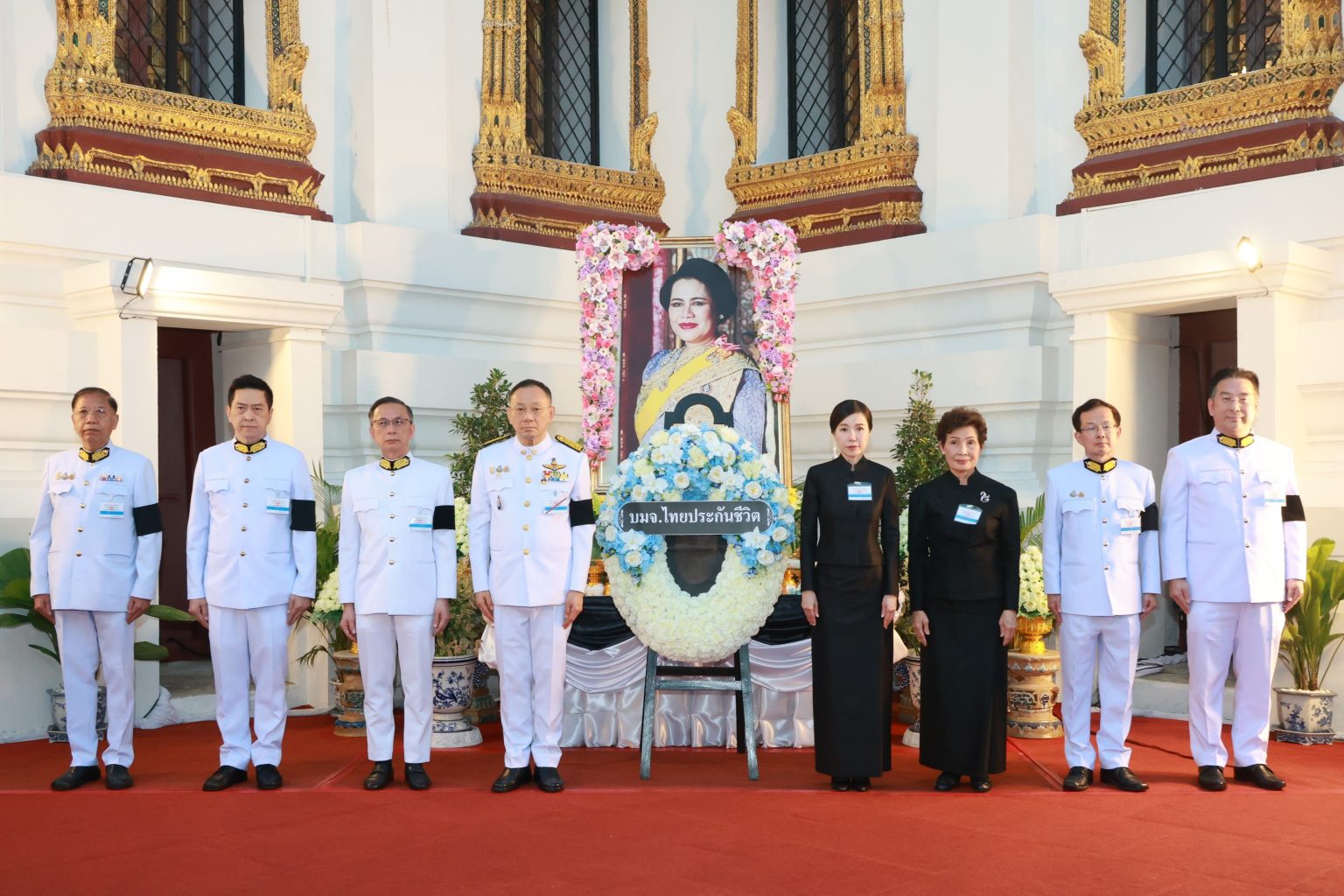 ไทยประกันชีวิต ร่วมเป็นเจ้าภาพบำเพ็ญกุศล และวางพวงมาลาถวายสักการะ พระบรมศพสมเด็จพระนางเจ้าสิริกิติ์ พระบรมราชินีนาถ พระบรมราชชนนีพันปีหลวง
