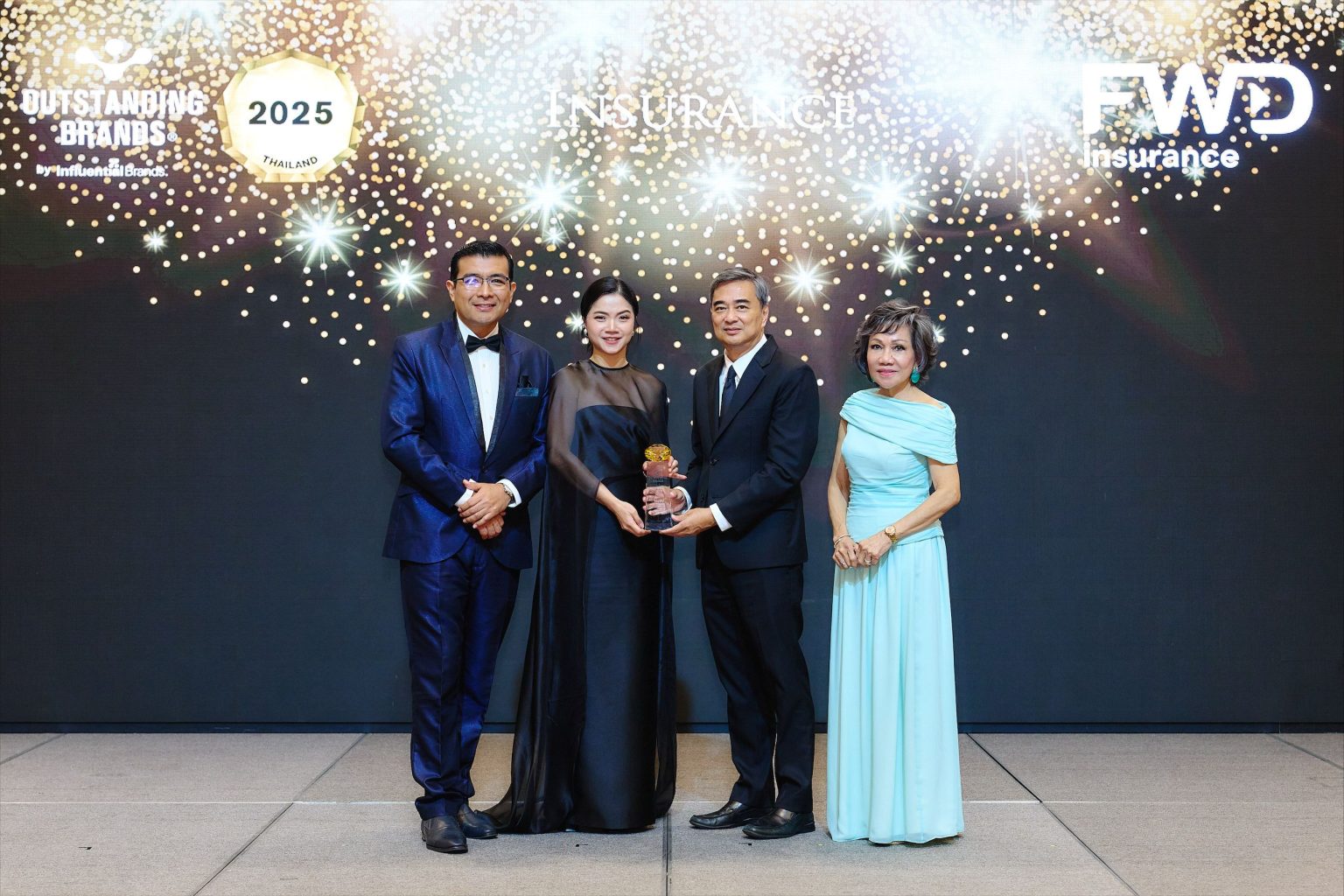 FWD ประกันชีวิต รับรางวัล Outstanding Brands Awards 5 ปีซ้อน ตอกย้ำพลังแบรนด์ที่ไม่หยุดนิ่งพร้อมเติบโตอย่างต่อเนื่อง