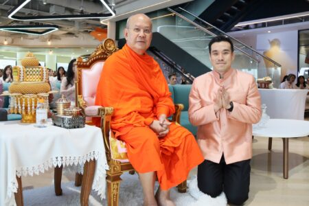FWD ประกันชีวิต จัดพิธีทำบุญเนื่องในโอกาสครบรอบ 13 ปี ของการดำเนินธุรกิจในประเทศไทย