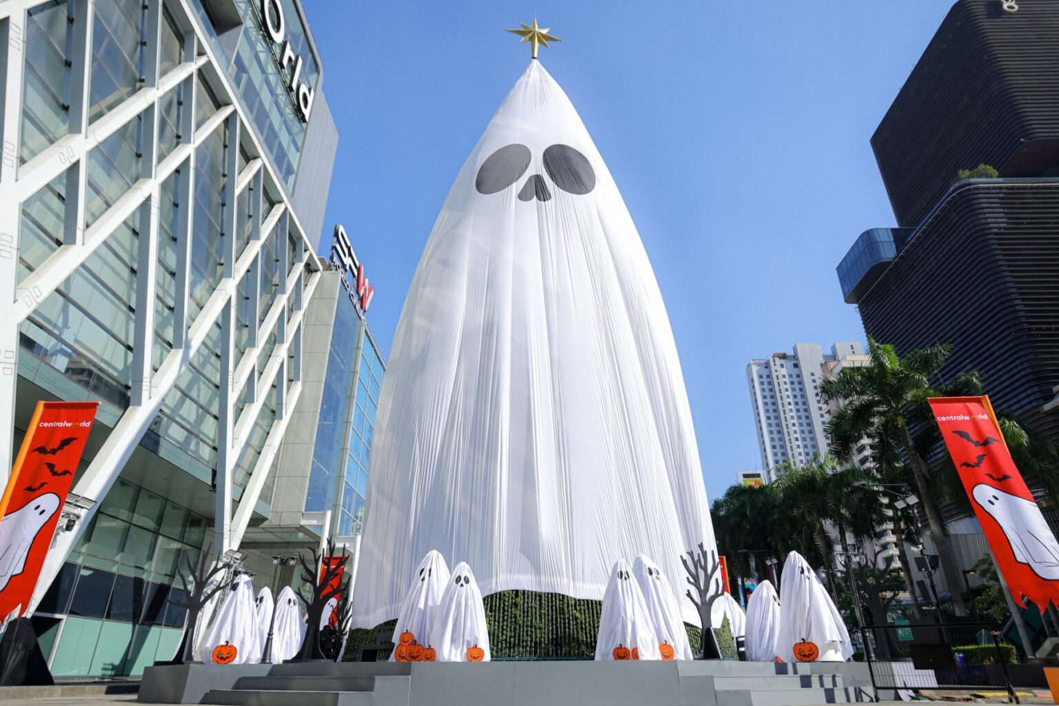 ‘Spooky Boo ผียักษ์’ คัมแบ็กทวงบัลลังก์ฮาโลวีนระดับโลก! ‘เซ็นทรัลเวิลด์’ ต่อยอดปรากฏการณ์ Viral สู่แลนด์มาร์กฮาโลวีนใหญ่ที่สุดใน Southeast Asia