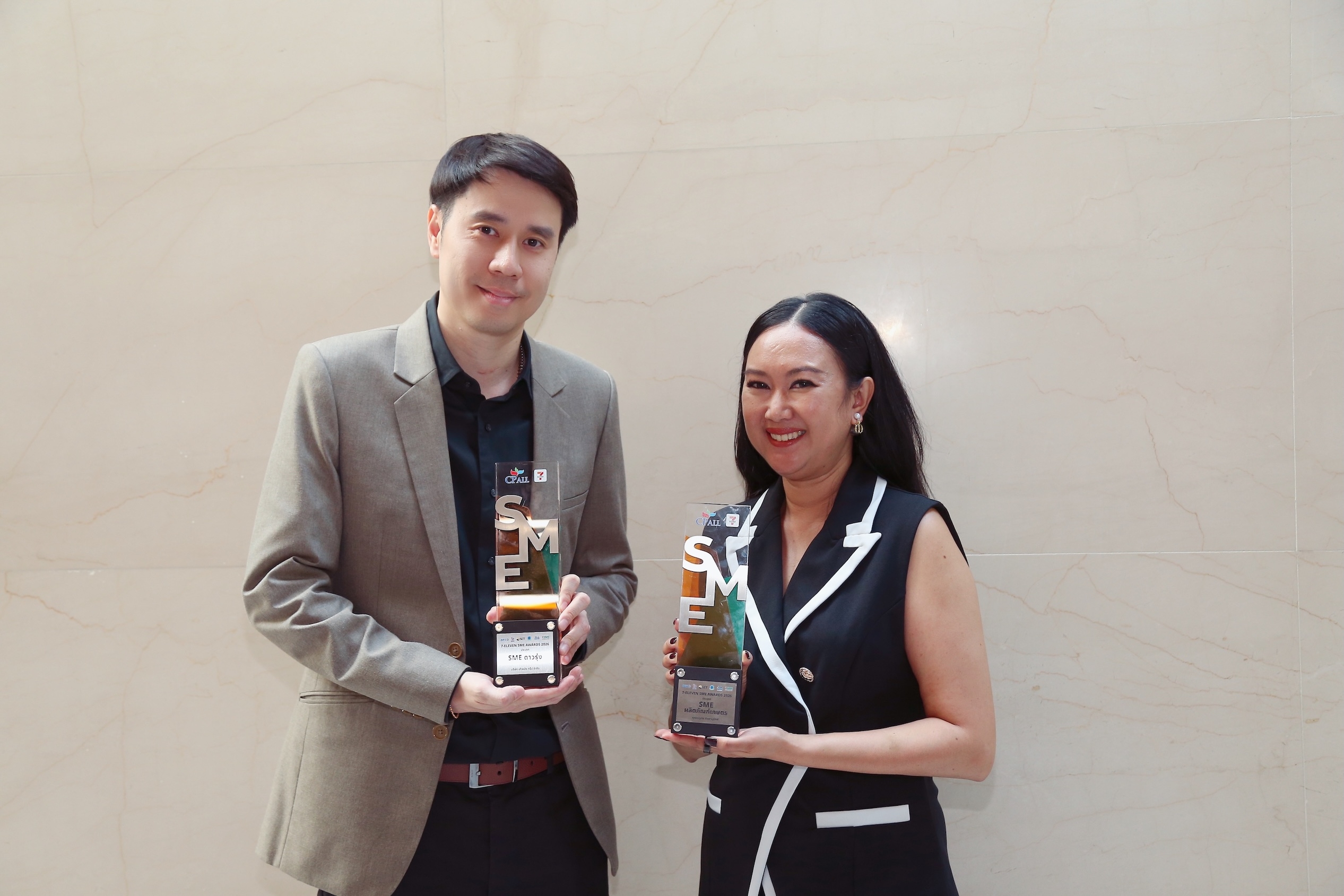 2 SME เด่น “ชา กาแฟ ตรา พยัคฆ์” และ “เมล่อนญี่ปุ่น ไร่ชรินทร์พรรณ” โตคู่ชุมชน ดันผลผลิตเกษตรกร และวัตถุดิบท้องถิ่น สู่สินค้าขายดีในเซเว่นฯ