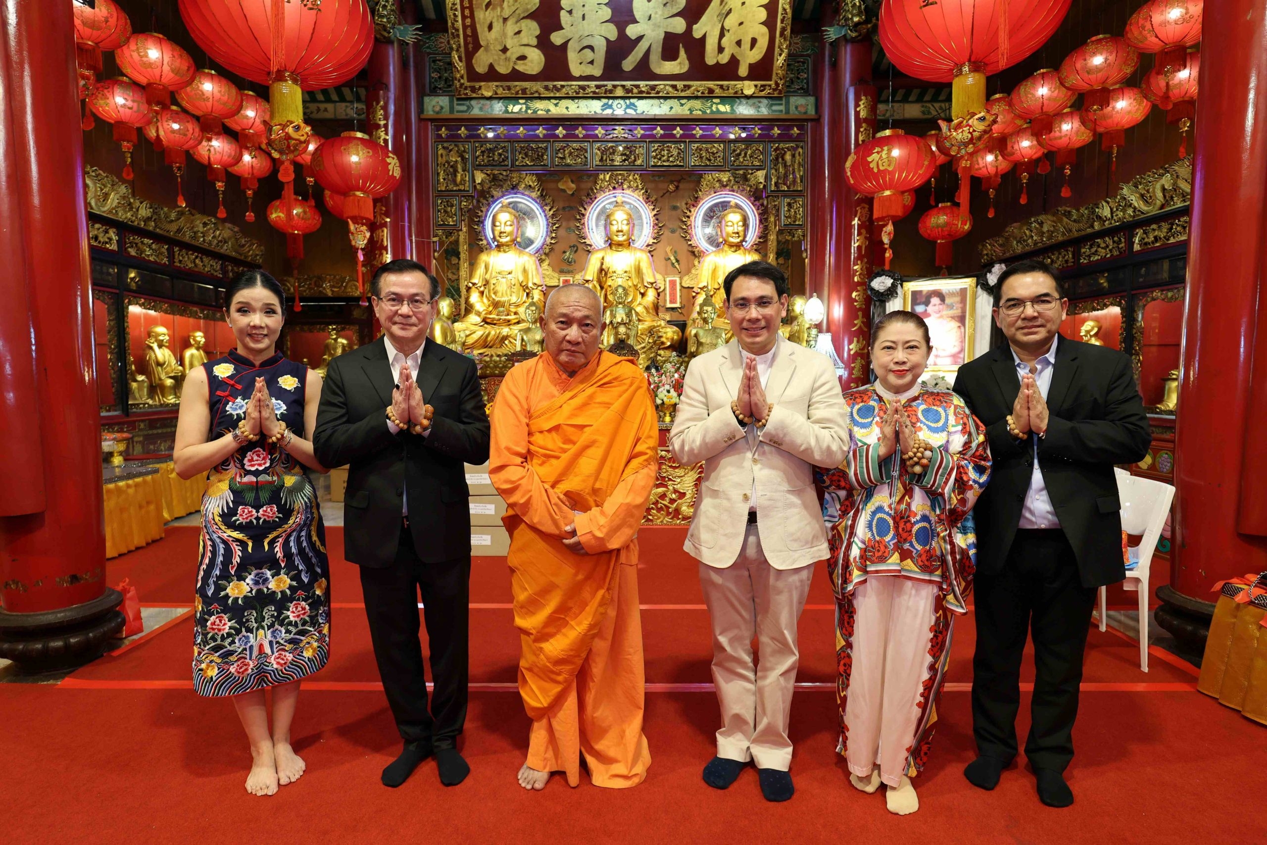 ทิพยประกันภัย กราบถวายปฏิทิน “พระพุทธนิมิต” ประจำปี 2569  ณ วัดมังกรกมลาวาส (เล่งเน่ยยี่)