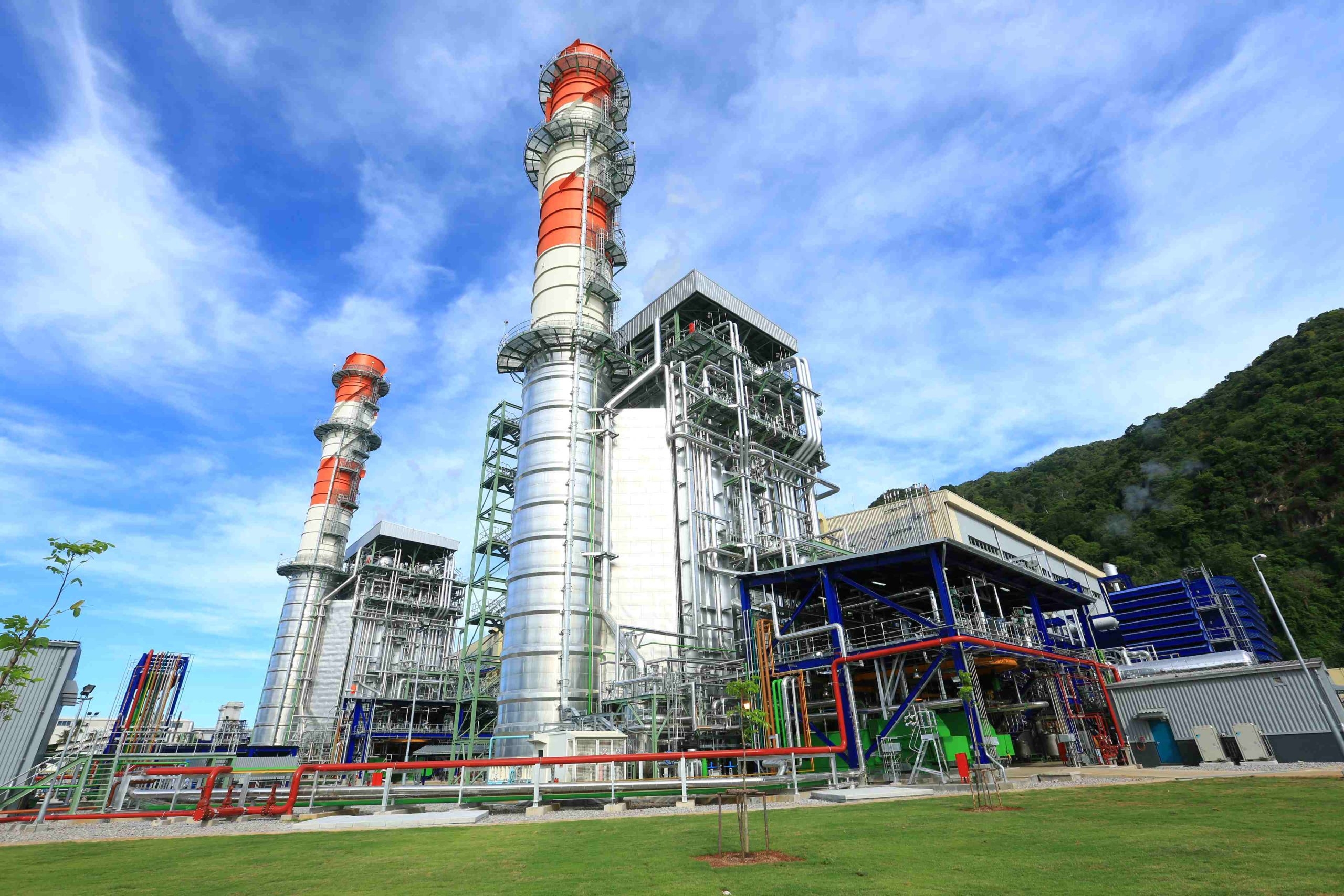 โรงไฟฟ้าขนอม เดินเครื่องผลิตไฟฟ้าเต็มพิกัด เสริมความมั่นคงระบบไฟฟ้าภาคใต้ ในช่วงสถานการณ์น้ำท่วม