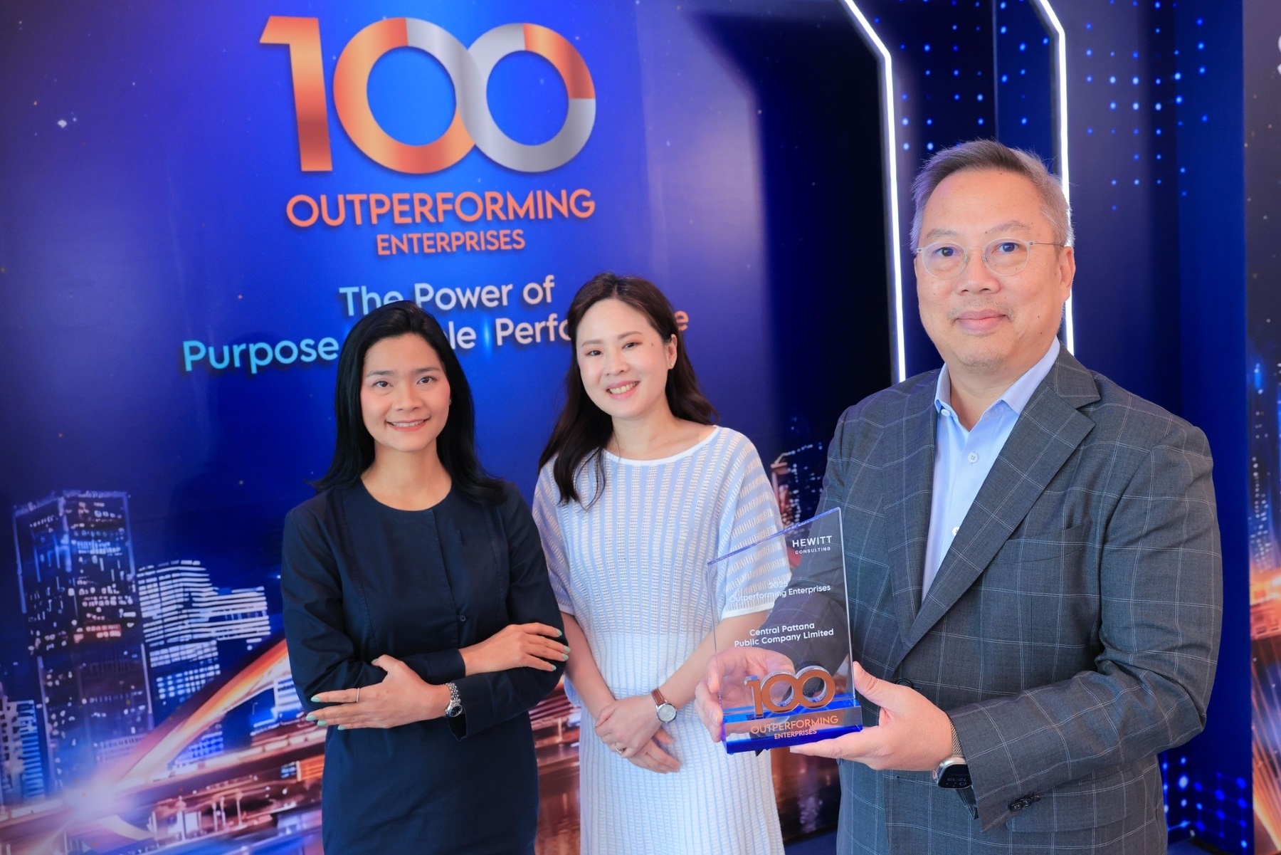 เซ็นทรัลพัฒนา ติดอันดับ “องค์กรที่น่าทำงานที่สุด” ในเอเชียตะวันออกเฉียงใต้ พร้อมคว้า 3 รางวัลใหญ่ด้าน People Development ระดับประเทศและสากล