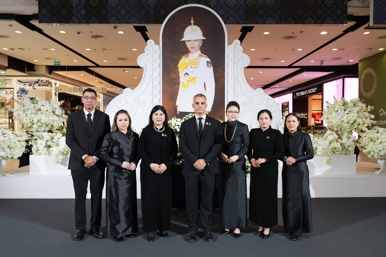 โก โฮลเซลล์ ร่วมพิธีแสดงความอาลัยถวายแด่ สมเด็จพระเจ้าลูกเธอ เจ้าฟ้าพัชรกิติยาภา  นเรนทิราเทพยวดี กรมหลวงราชสาริณีสิริพัชร มหาวัชรราชธิดา