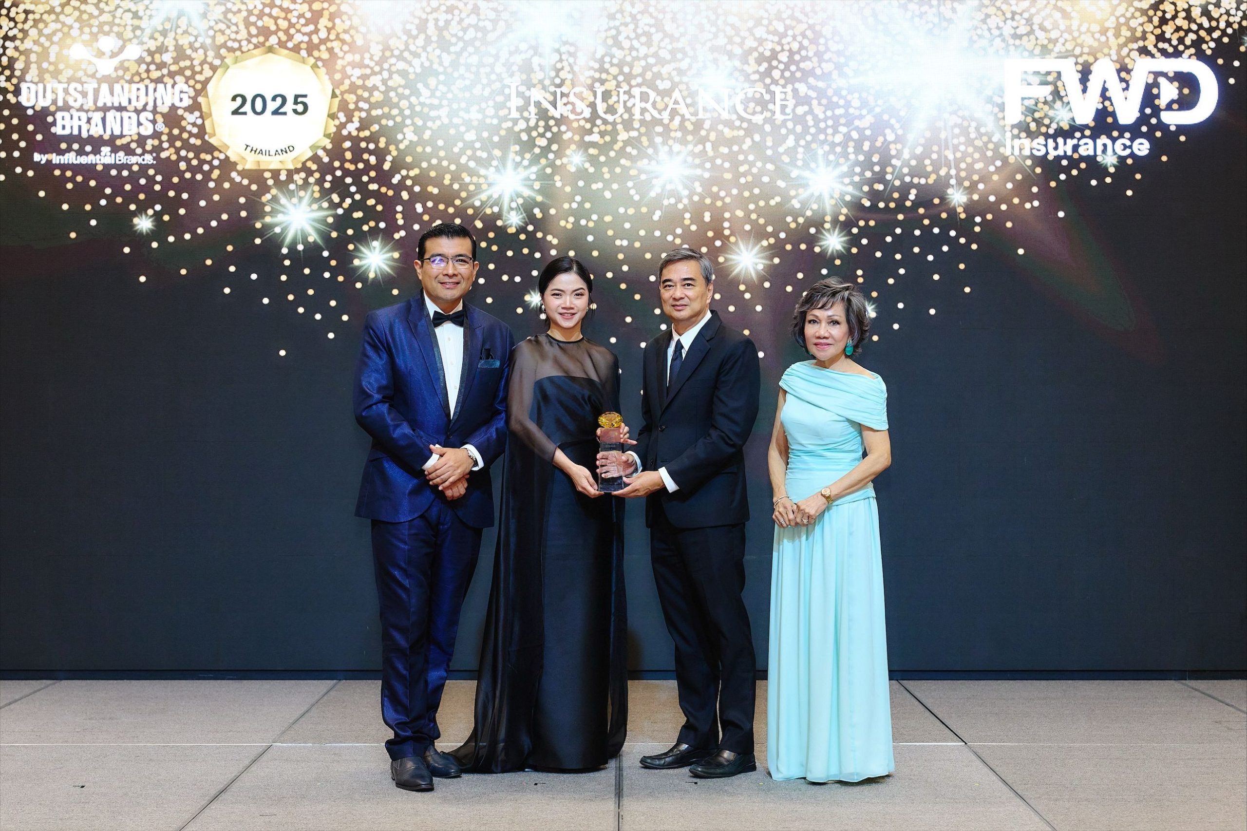 FWD ประกันชีวิต รับรางวัล Outstanding Brands Awards 5 ปีซ้อน  ตอกย้ำพลังแบรนด์ที่ไม่หยุดนิ่งพร้อมเติบโตอย่างต่อเนื่อง