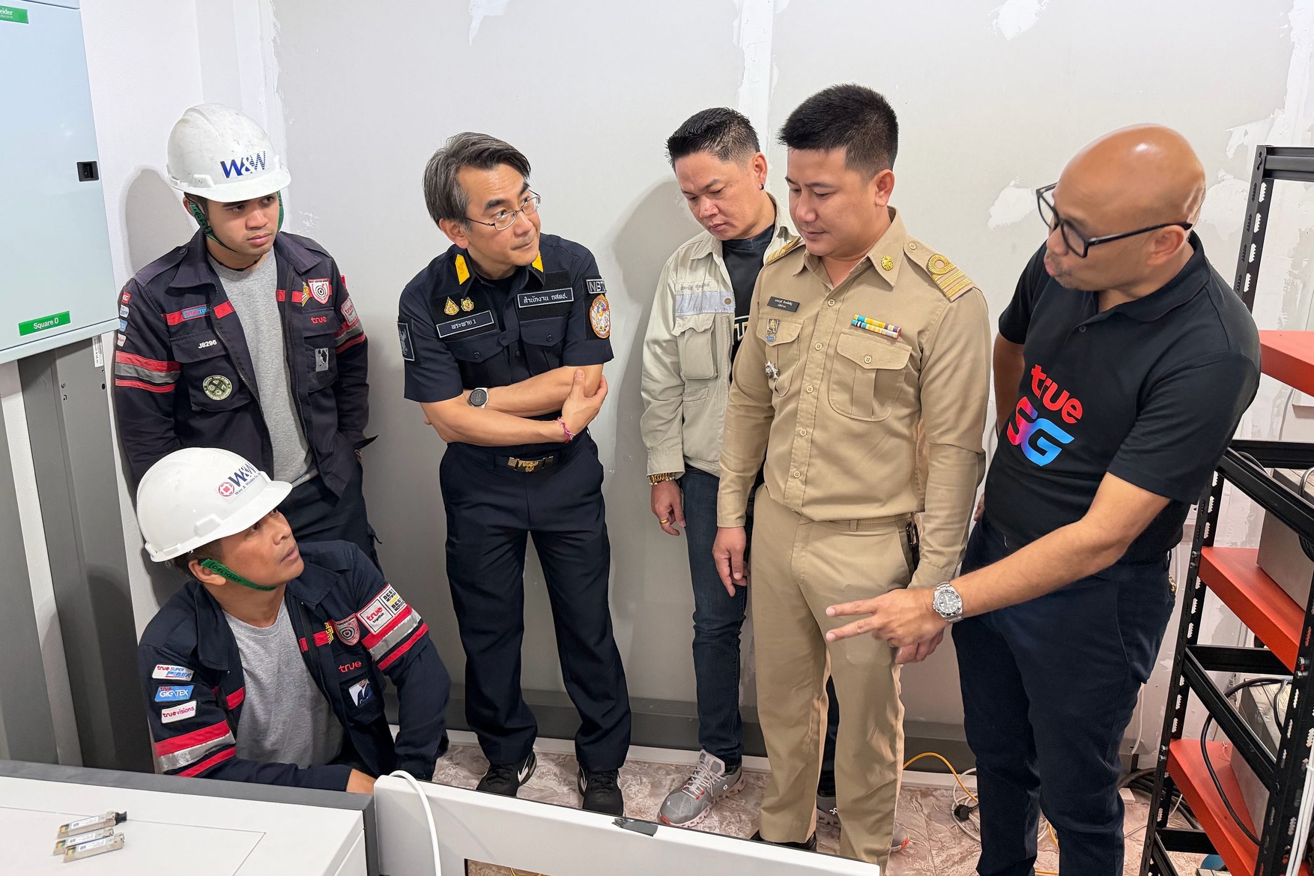 ทรู ชี้เบาะแสศูนย์ต่อต้านการฉ้อโกงออนไลน์ (ACSC)  และ กสทช. บุกทลายจุดลักลอบส่งสัญญาณเน็ตข้ามแดนไทย-เมียนมา อ.แม่สอด จ.ตาก