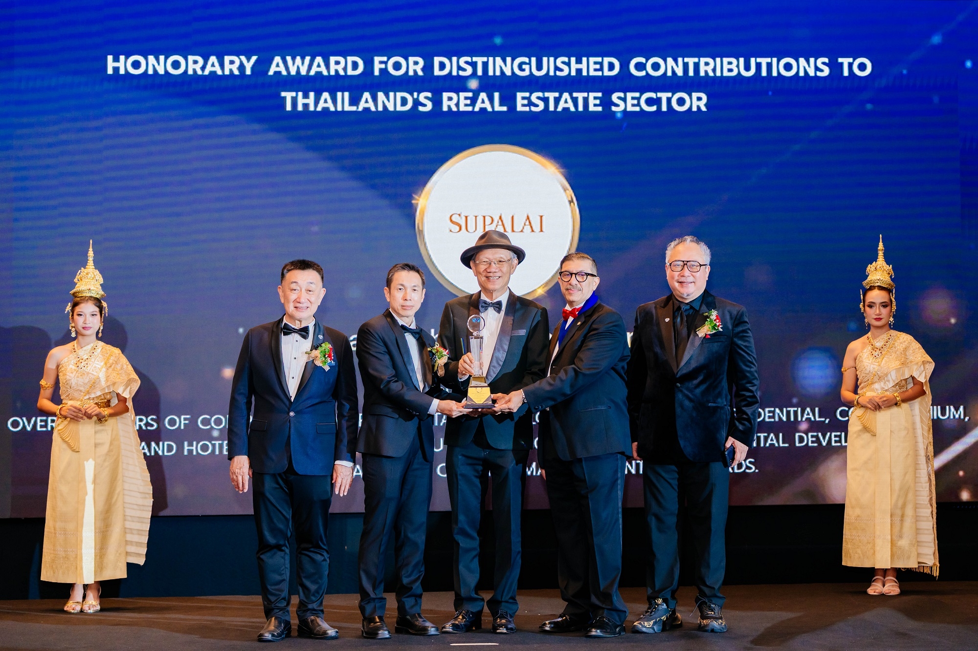 ศุภาลัย คว้ารางวัลเกียรติคุณ “องค์กรคุณูปการต่อวงการอสังหาฯ ไทย”  ควบรางวัลอสังหาฯ ดีเด่นระดับโลก 6 ปีซ้อนจาก “ศุภาลัย บลู สาทร–ราชพฤกษ์”