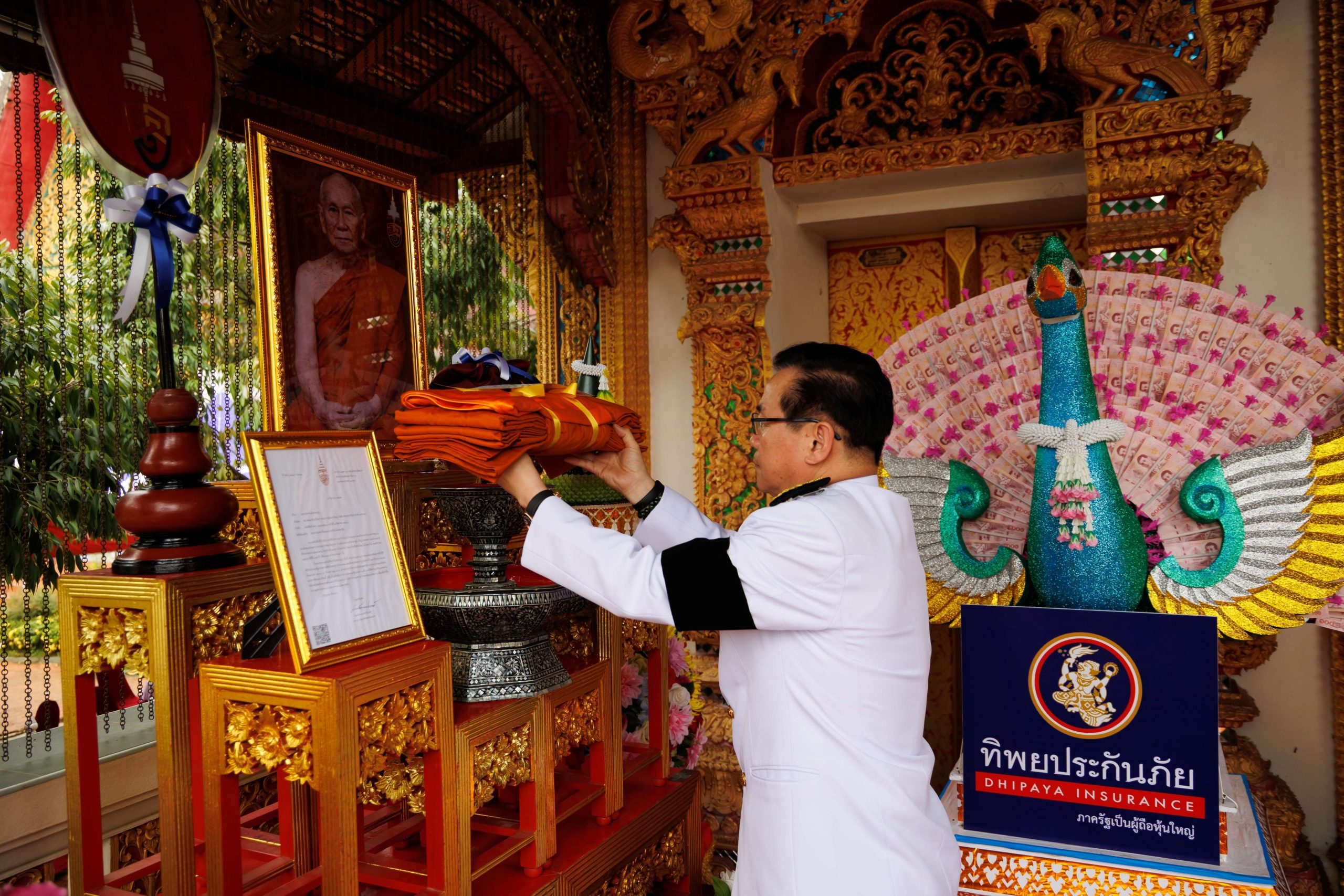 สมเด็จพระอริยวงศาคตญาณ สมเด็จพระสังฆราช สกลมหาสังฆปริณายก โปรดประทานผ้าพระกฐินให้ทิพยประกันภัย อัญเชิญไปทอดถวาย ณ วัดกู่คำ จ.เชียงใหม่