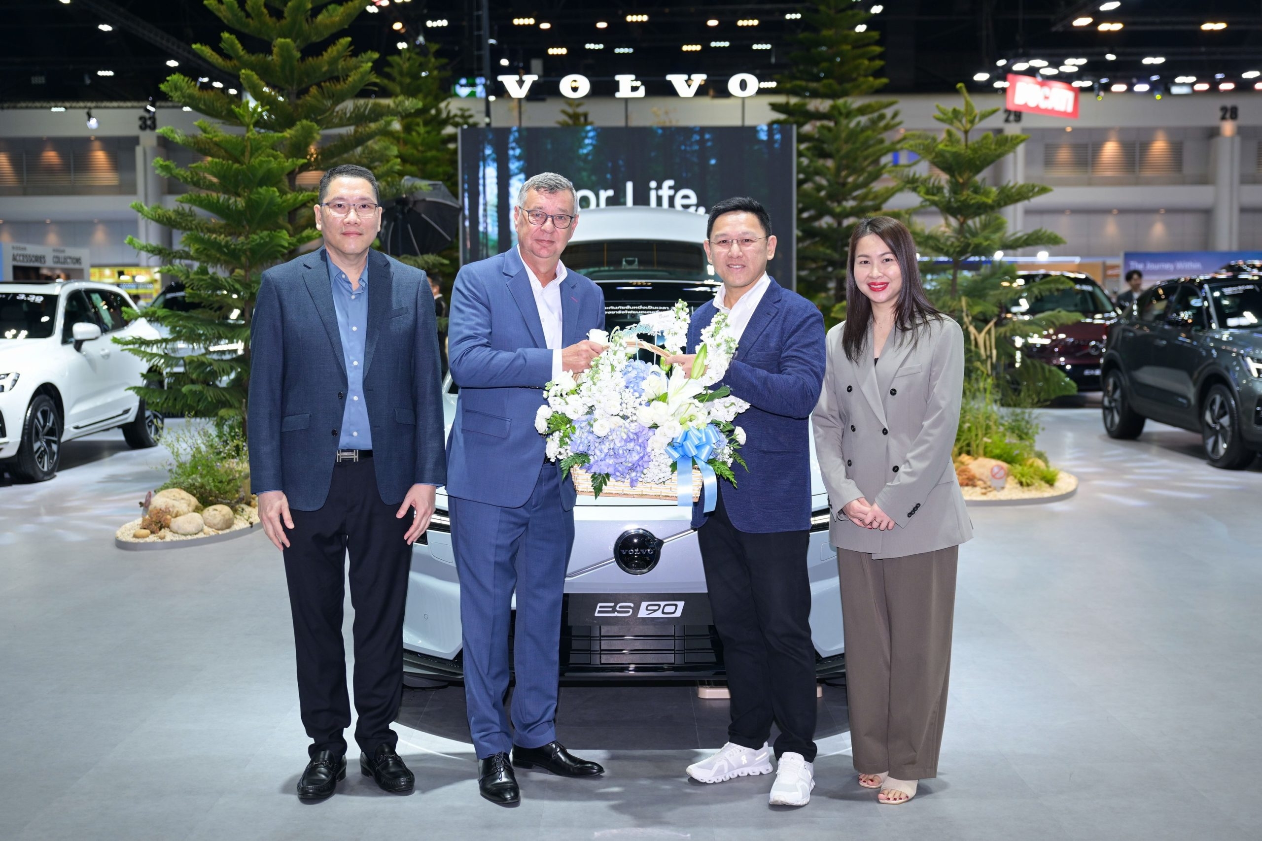 ทีทีบี โบรกเกอร์ ร่วมแสดงความยินดี วอลโว่ คาร์ ประเทศไทย พร้อมมอบข้อเสนอพิเศษ ประกันภัยรถยนต์ไฟฟ้าชั้น 1 นาน 5 ปี ครั้งแรกในประเทศไทย